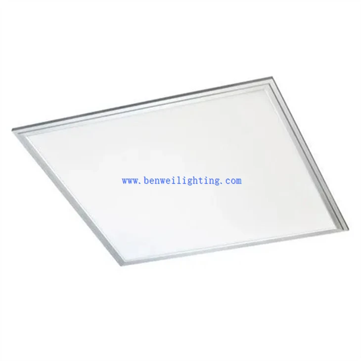 White Ceiling Light 600x600 (4)